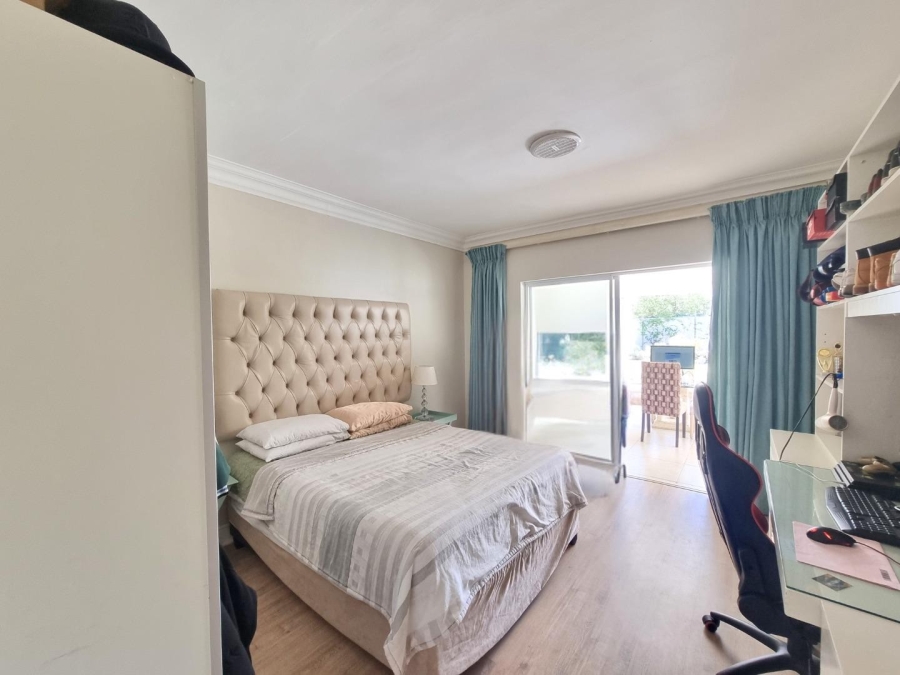 5 Bedroom Property for Sale in Sandbaai Western Cape